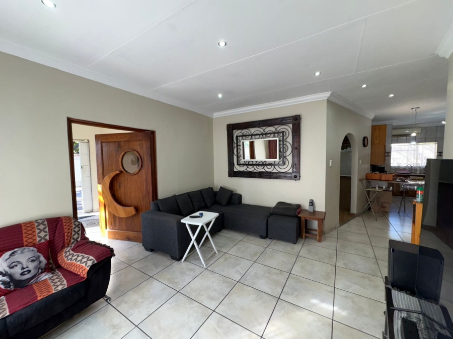 3 Bedroom Property for Sale in Safari Gardens North West